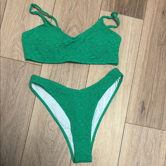 Soly hux NWOT L KERRI Green SEXY B FRONT CHEEKY BOTTOM PULLOVER BIKINI SET - Picture 2 of 5